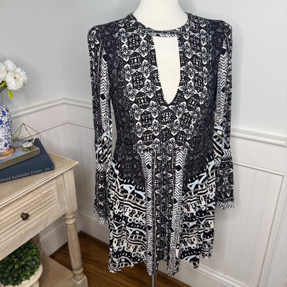 Free People Black White Geometric Mixed Print Keyhole Mini Dress Size 4 Long Slv
